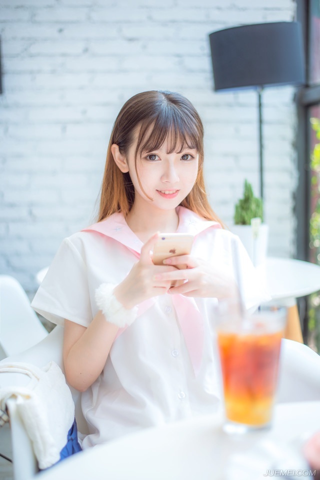 “喏！”两名战士依言将两名被俘的斥候放开。